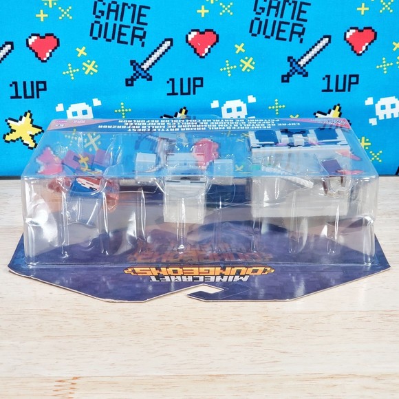 Minecraft Dungeons HEX Action Figure Set with Reinforced Mail Armor Battle Chest - Picture 3 of 7